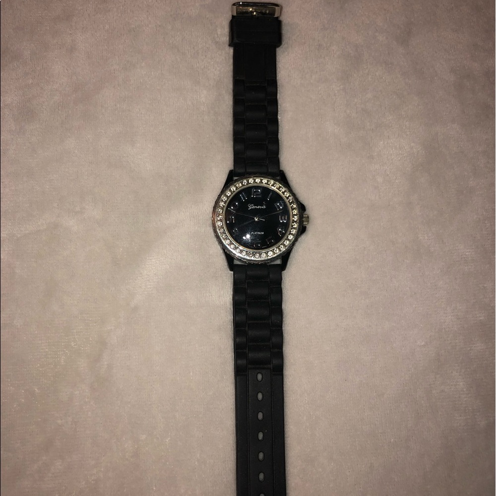 Black silicone & rhinestone watch!